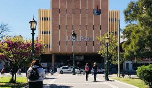 Unlpam edificio plaza alumnos 25abril2018