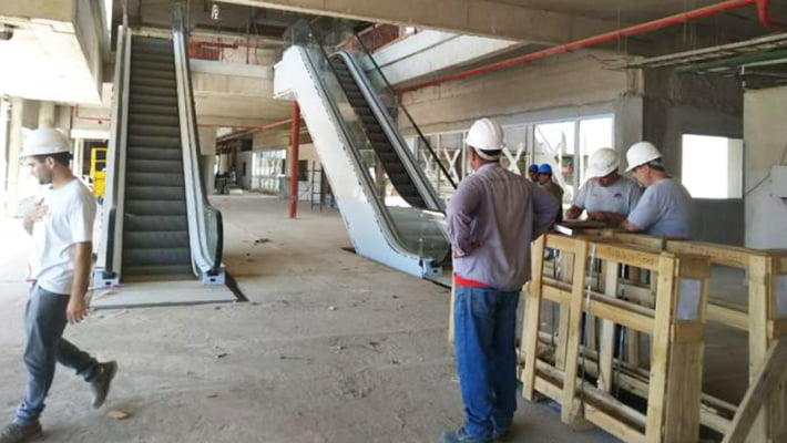 Hospital Altacomplejidad Escaleras Mecanicas Operarios 1febrero2020