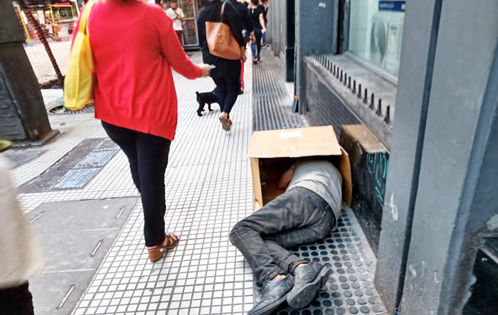 Pobreza Indigente Durmiendo Calle Buenosaires 25febrero2020