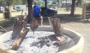 Kittlermiguelangel intendente bernasconi asado cuarentena 28abril2020