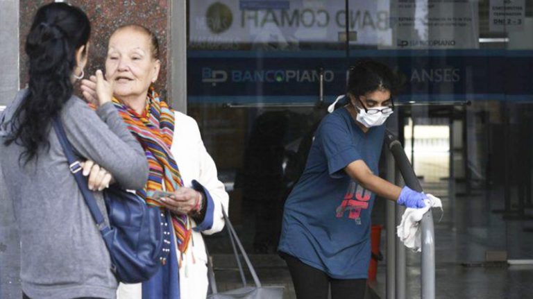 Jubilados banco 14agosto2020