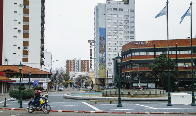Rotonda subsecretaria turismo santarosa motociclista 3agosto2020