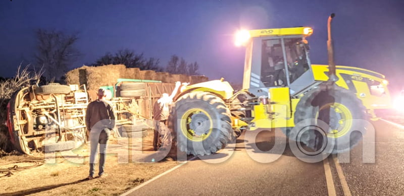 Vuelco Camion Rutaprovincial102 Maquinaria 12agosto2020