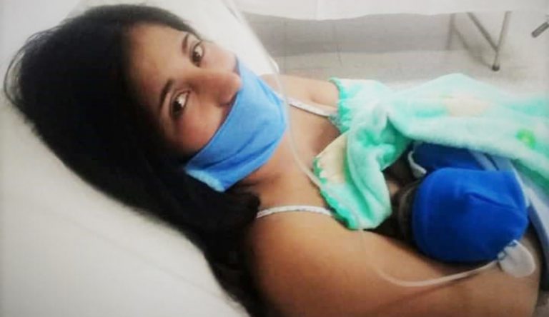 Mujer Madre Bebe Nacimiento Ambulancia 16setiembre2020