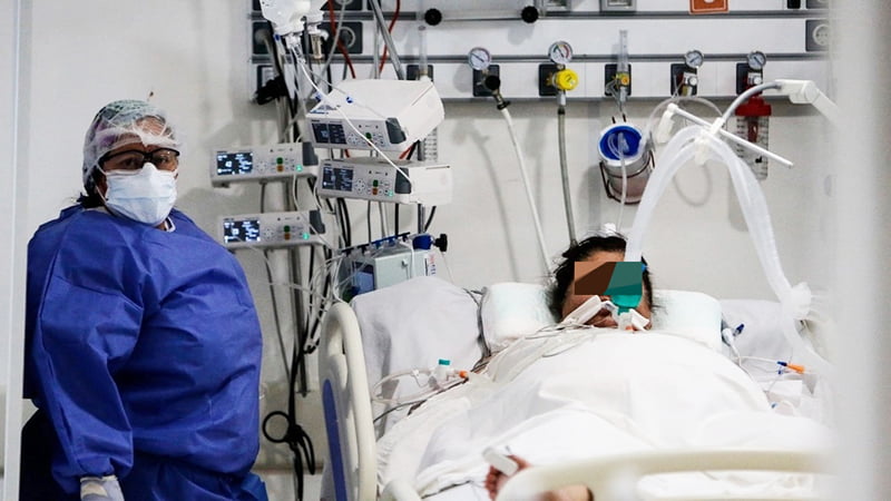 Coronavirus paciente enfermera terapia 25octubre2020