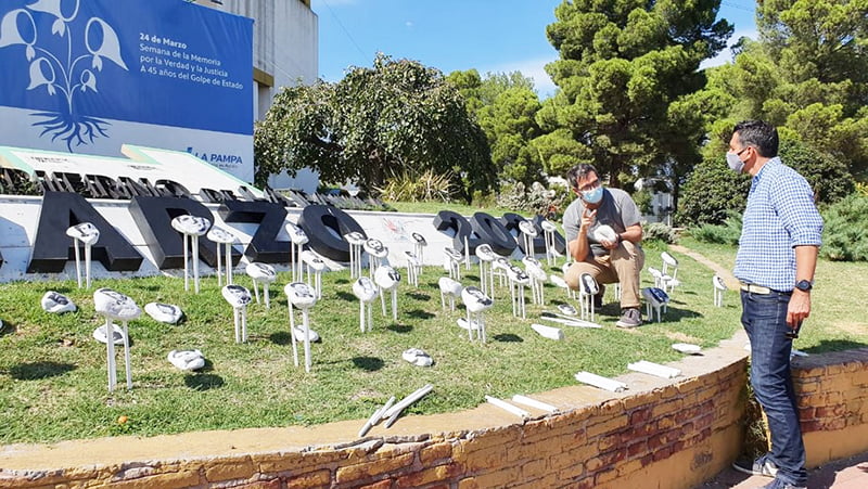 Semana Memoria Intervencion Casagobierno Funcionario Fotografo 20marzo2021