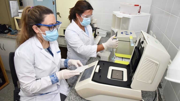 Coronavirus hospital luciomolas laboratorio analisis personal 18marzo2021