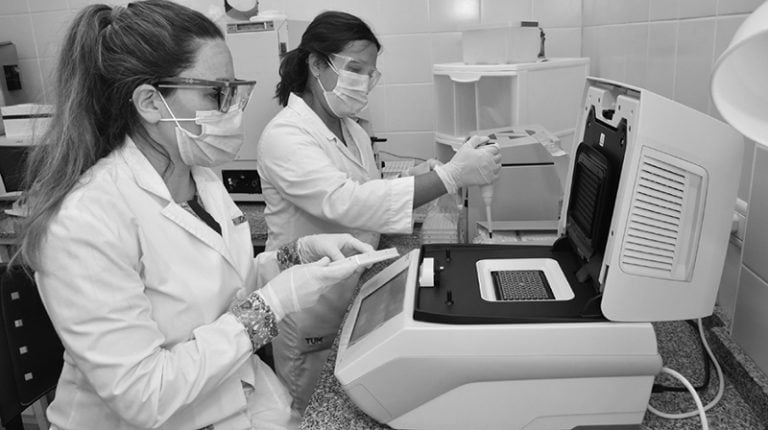 Coronavirus hospital luciomolas laboratorio analisis personal byn 18marzo2021 1