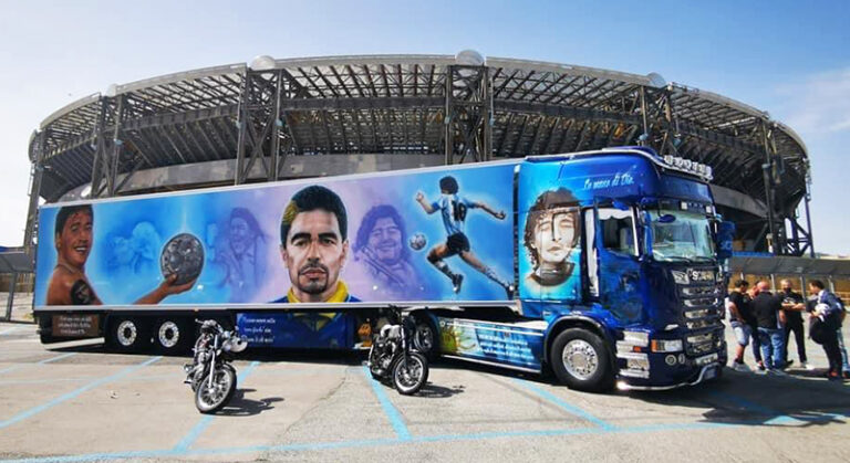 Camion Ploteado Maradonadiego Estadio 27mayo2021