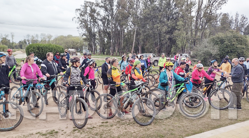 Ciclistas castex biciperegrinacion coloniasanjose 22setiembre2021