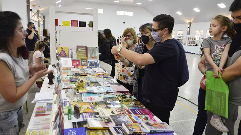 Ferialibro2021 Stands Libros Lonquimay 31octubre2021