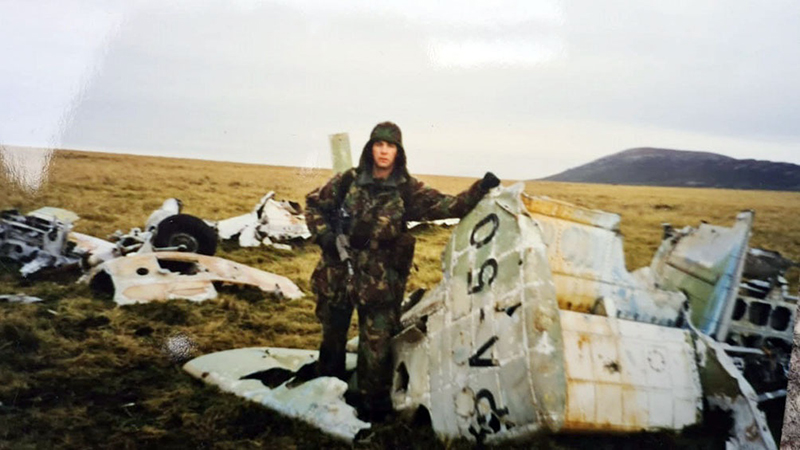 Malvinas guerra avion dagger restos 9octubre2021