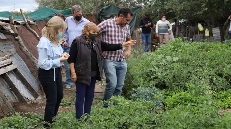 Economiasocial productora huerta laadela carrizoyolanda 23febrero2022