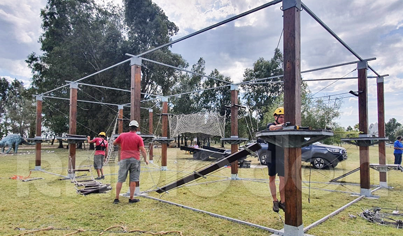 Parquedelaprehistoria Parqueaereo Instalacion Operarios 17marzo2022