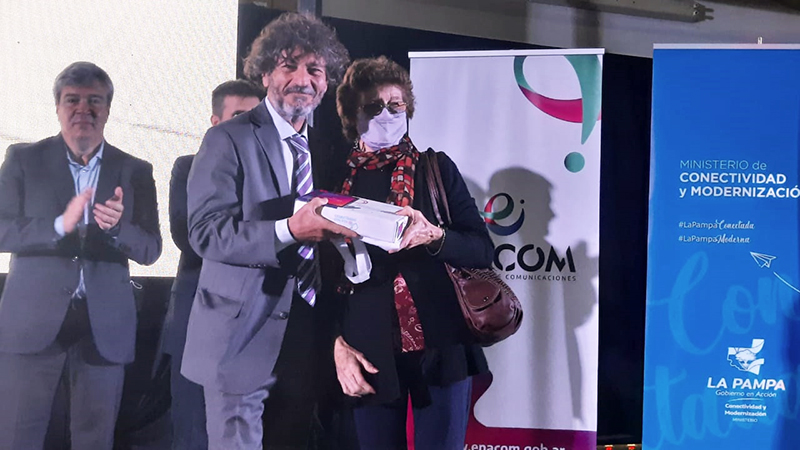 Enacom gigenaalejandro entrega tablets trebolares 6abril2022