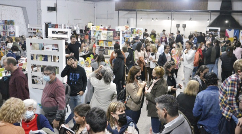 Fiestadellibro panoramica publico 10abril2022