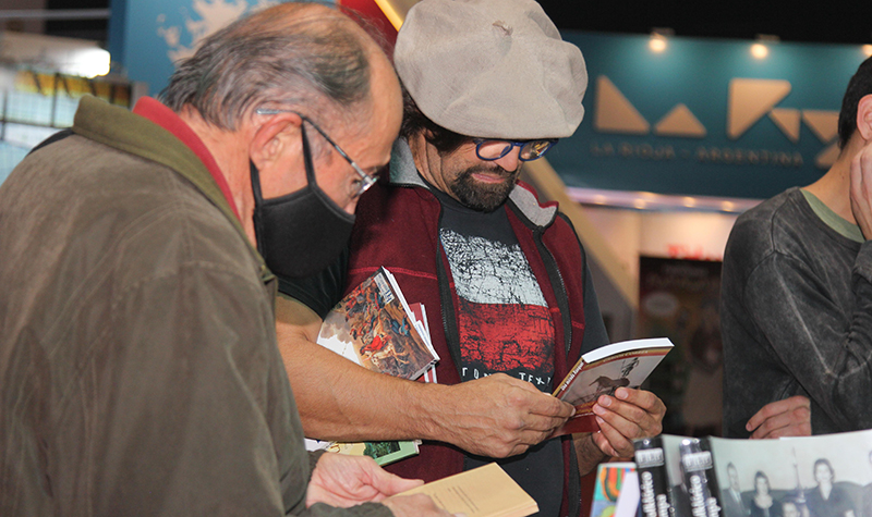 Feriadellibro Lectores Libro Stand Lapampa 7mayo2022