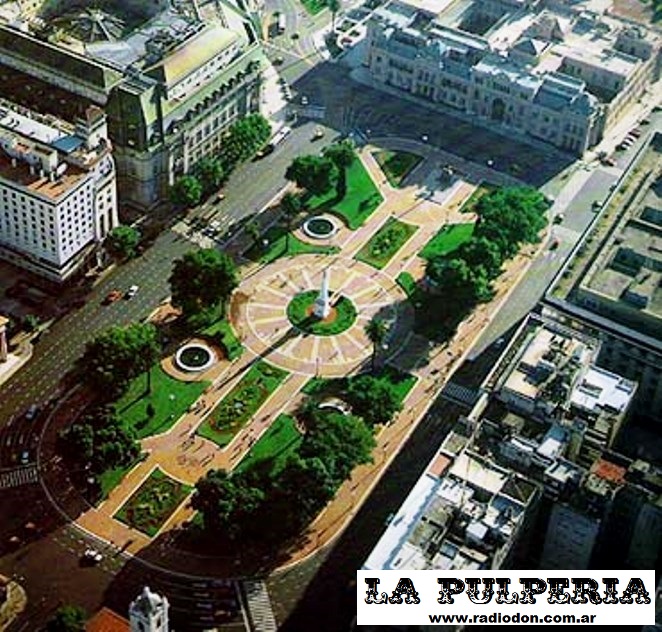 Plaza De Mayo