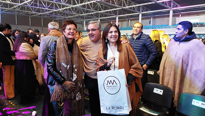 Maggioadriana fiesta poncho gobernador catamarca 16julio2022