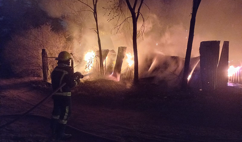 Incendio Bombero Galpon Castex Noche 7setiembre2022