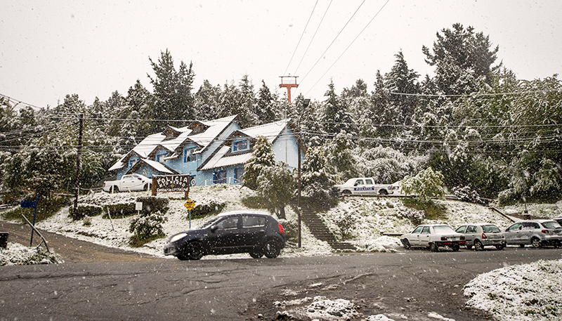 Bariloche Nevada Primavera Casa Auto 29octubre2022