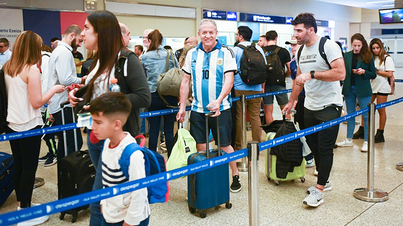 Ezeiza Hinchas Argentinos Viaje Qatar 6diciembre2022