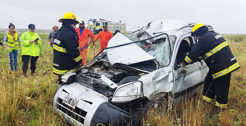 Vuelco Peugeotberlingo Rutanacional35 Bomberos 20enero2023