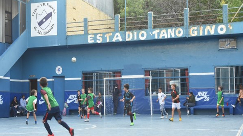 Becas clubes barrio