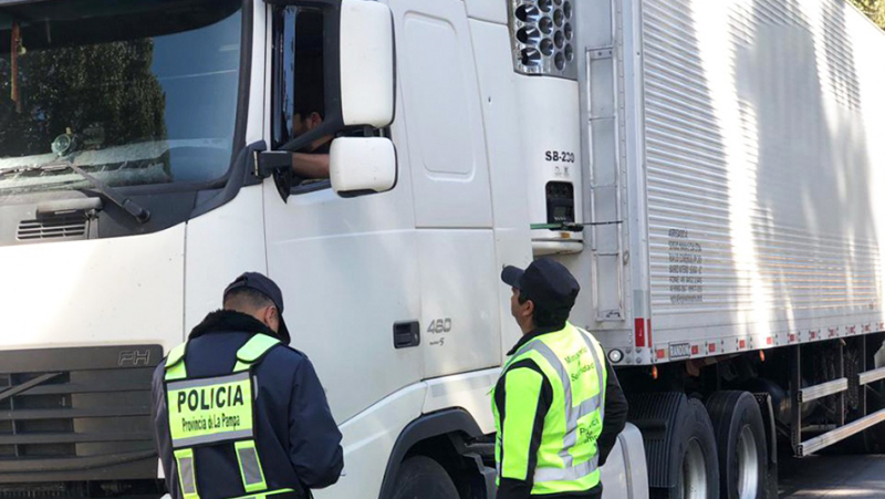 Transito Camion Policias Alcoholemia 10abril2023