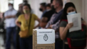 Elecciones urna votantes 6mayo2023