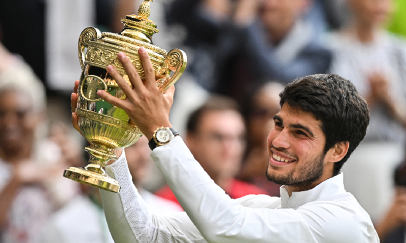 Alcarazcarlos Trofeo Wimbledon 16julio2023