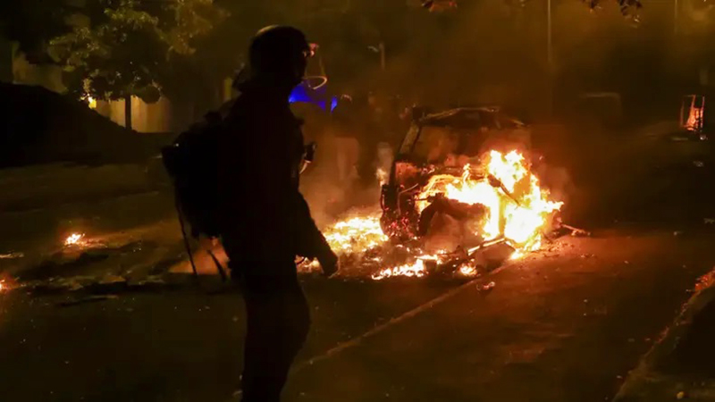 Francia Protestas Auto Incendiado 1julio2023