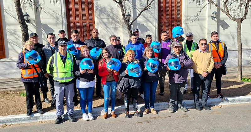 Seguridadvial capacitacion motociclistas cascos victorica 29julio2023