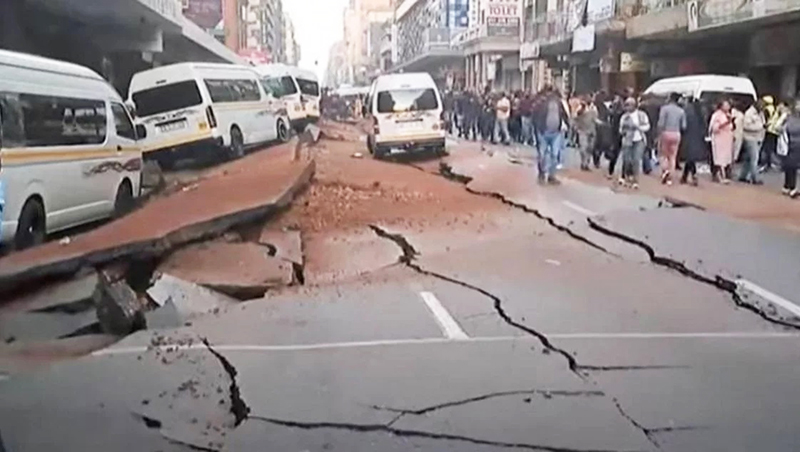 Sudafrica explosion autos calle 21julio2023