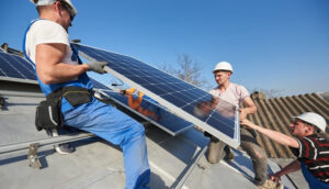 Panelesolares instalacion trabajadores 23julio2023
