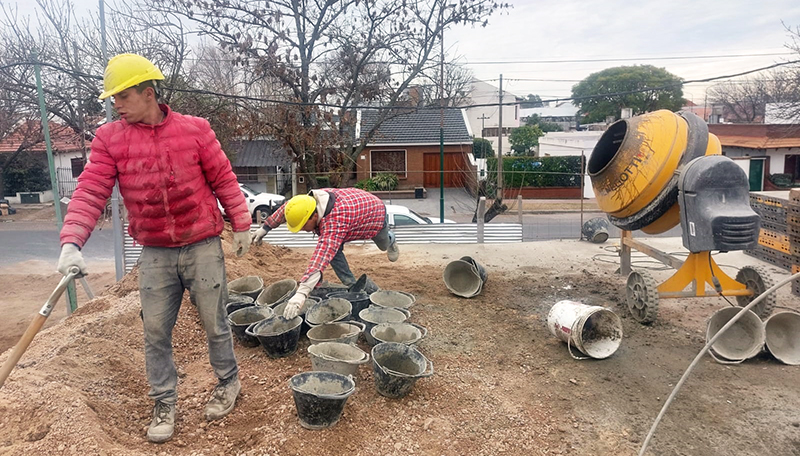 Construccion Trabajadores Cisterna Aguapotable Generalpico 21agosto2023