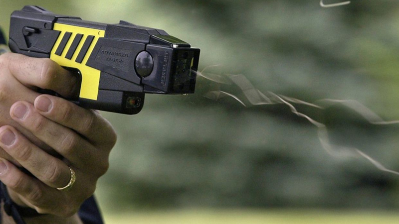 Pistola taser policia