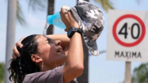 Calor Mujer Agua 25enero2024