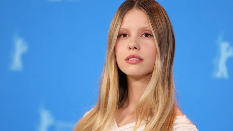 Mia Goth Denuncia