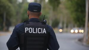 Policia lapampa espaldas agente 14marzo2024