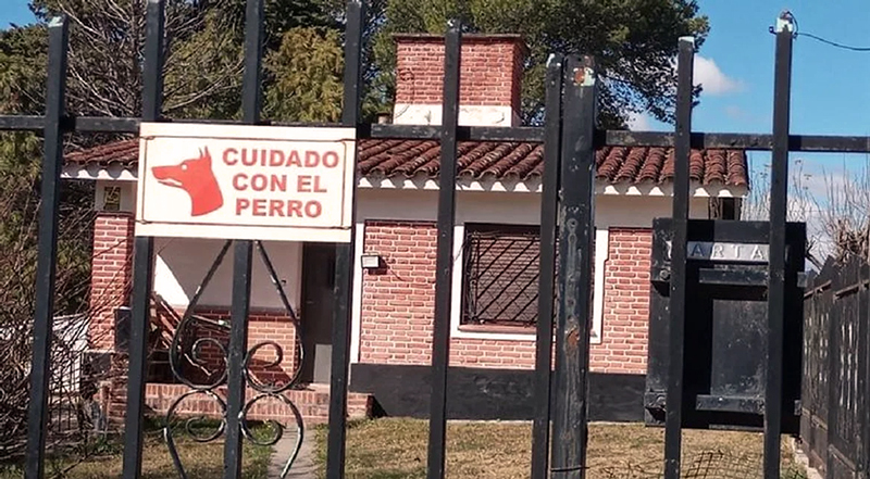 Casa Cartel Cuidado Perro 27mayo2024