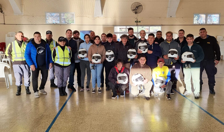Seguridadvial capacitacion motociclistas cascos conhelo 9agosto2024