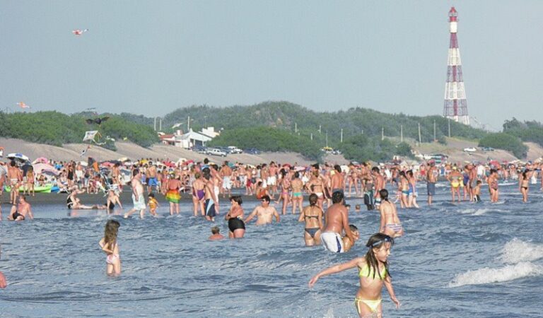 Montehermoso Playa Turistas Olas 3diciembre2024