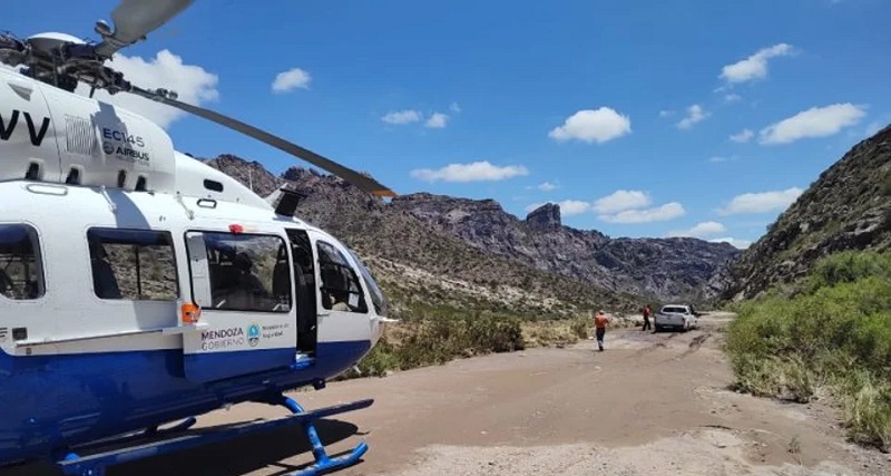 Mendoza Crecida Rioatuel Evacuados Helicoptero 12enero2024