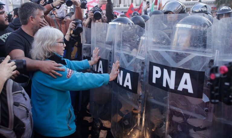 Jubilada Marcha Protesta Policia 9febrero2025