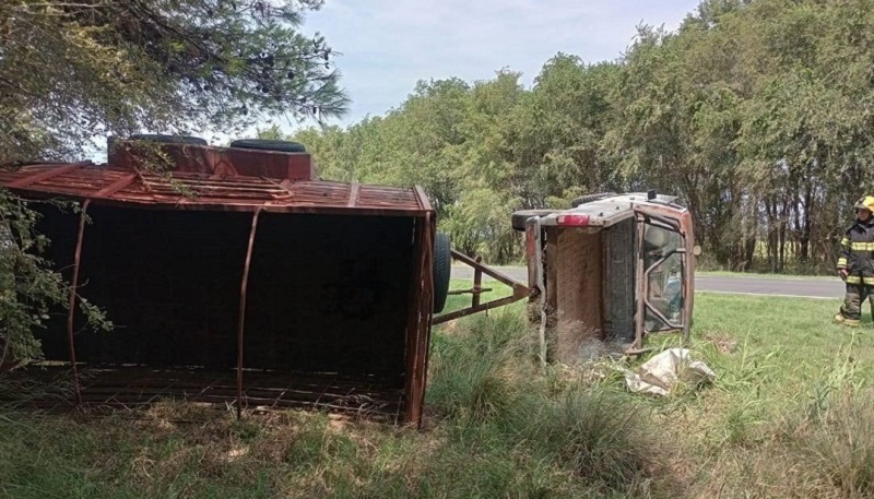 Vuelco Camioneta Vacunos Quemuquemu 9febrero2025 1