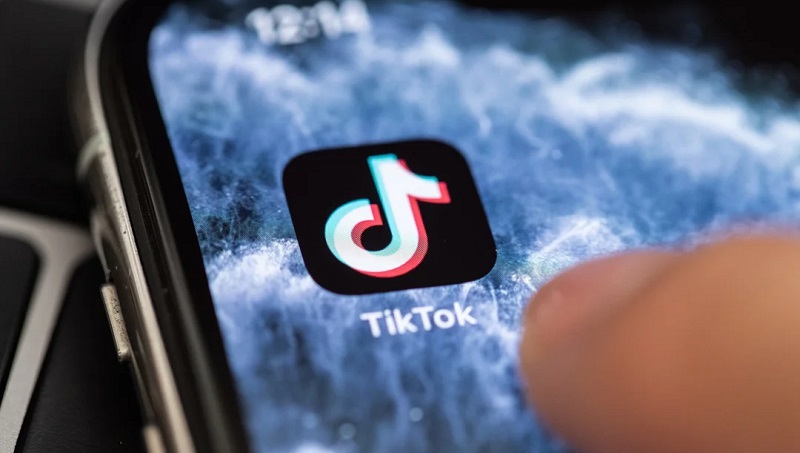 Tiktok smartphone 31marzo2025