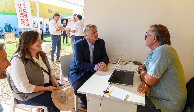 Ziliottosergio expoagro recorrida charla stand 13marzo2025