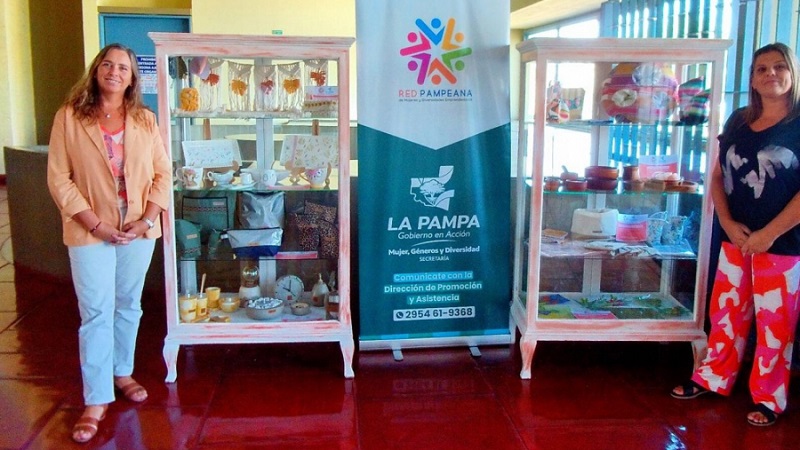 Exposicion producciones artesanas hall casadegobierno 11marzo2025