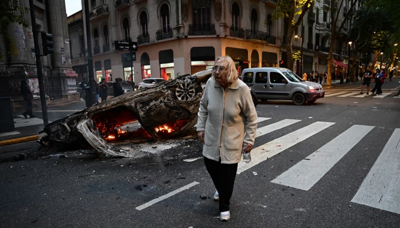 Jubilada protesta destrozos 12marzo2025